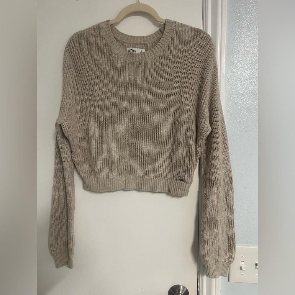 Hollister Women's Taupe Crew Neck Sweater